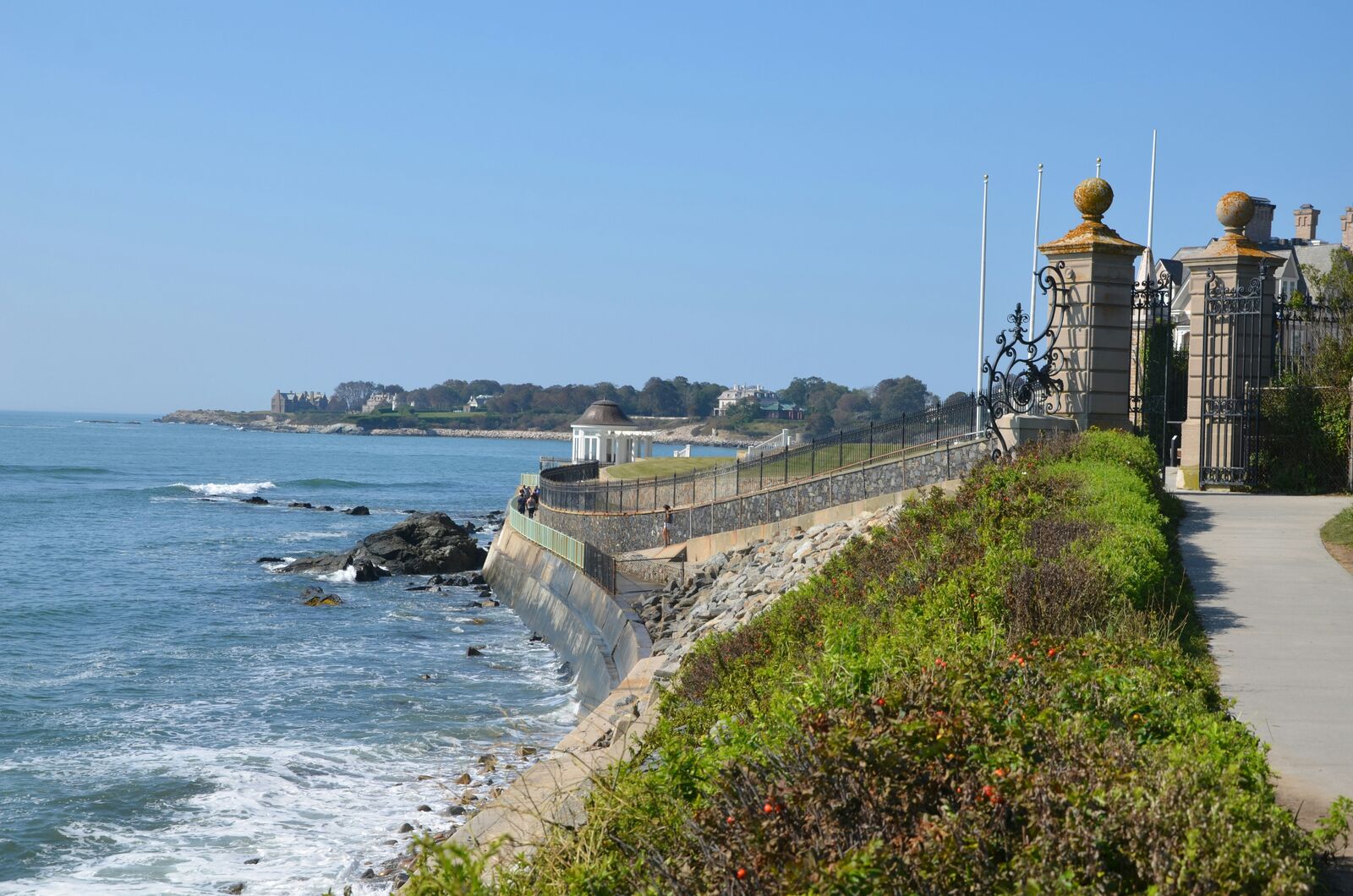 Newport, Rhode Island — mansions, Cliff Walk, and harbor